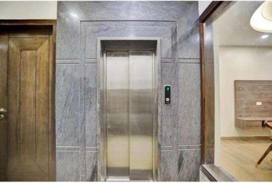 Vibe Hotel Noida Dış mekan fotoğraf